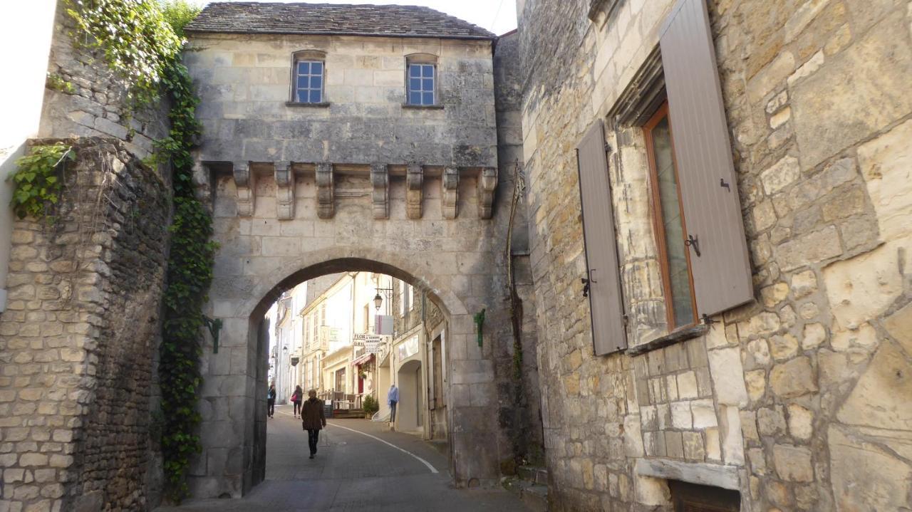 Bed and Breakfast Bienvenue A La Fremigere Jonzac Exterior foto